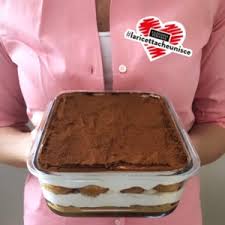 Aggiungere il mascarpone e mescolare il tutto, fai montare gli albumi e aggiungi il tutto. Tiramisu Senza Uova L Unione Di Panna E Mascarpone Per Una Ricetta Super