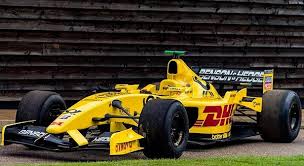 W formule 1, gdzie dotychczas napędzana mogła być jedynie tylna oś, to rewolucja. Kazdy Moze Poczuc Sie Jak Robert Kubica I Wynajac Bolid Formuly 1 Ale Zabawa Nie Jest Tania