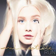 Mia Estelle's Instagram, Twitter & Facebook