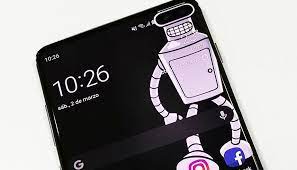 La cámara se aleja para mostrar dos teléfonos galaxy s21 plus 5g en color violeta fantasma, enfocados en la cámara posterior. Samsung Galaxy S10 Los Mejores Fondos De Pantalla Para Cubrir Sus Agujeros Negros Fotos Foto 1 De 5 Epic Mobile Epic Peru Com