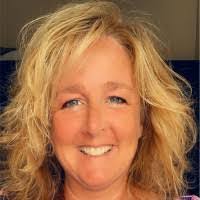 Shelly Gardner's Instagram, Twitter & Facebook