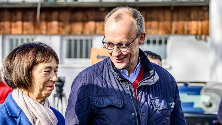 Immer an Merz' Seite: Das ist Kanzler-Ehefrau Charlotte
