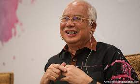 Ahli parlimen jelutong, s n rayer diperintahkan keluar dewan rakyat pada saat akhir sidang selepas enggan akur dengan arahan timbalan speaker. Malaysiakini Najib Maksud Sebenar Cash Is King Ialah Rakyat Itu King