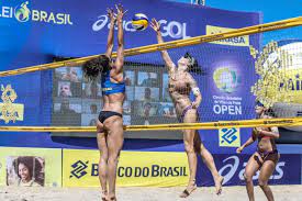 A confederação brasileira de vôlei concluiu no sábado, dia 24, o torneio feminino do circuito open de vôlei de praia, com a etapa de joão pessoa (pb). Agatha E Duda Sao As Campeas Da Temporada 20 21 Do Volei De Praia Esportes Home