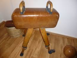 Pauschenbock Antik Pauschenpferd Turnpferd Turnbock Historische Turngerate Turn Und Sportgeratefabrik Wilhelm Holbeck Essen Werde Turnbock Turnen Vintage