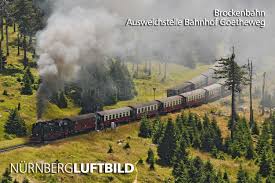 Erfahren sie den sagenumwobenen, 1142m hohen brocken und genießen sie auf ihrer fahrt das überwältigende panorama des nationalparks harz . Brockenbahn Ausweichstelle Bahnhof Goetheweg Luftbild