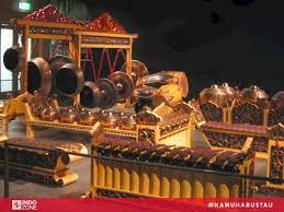 Indonesia adalah negara kepulauan yang terkenal dengan keanekaragaman suku dan budaya, yang membuatnya juga memiliki berbagai macam alat musik tradisional. 8 Alat Musik Tradisional Indonesia Dan Daerah Asalnya Indozone Id