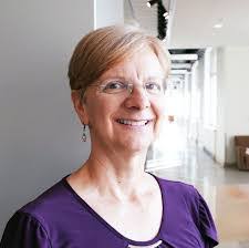 Linda Vick's Instagram, Twitter & Facebook