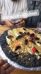 Guinness World Record 24k Pizza Stilton Foie Gras Platinum Ossetra Caviar Truffle 24k Gold Leaves Nyc Restaurants Ny Restaurants Culinary
