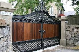 15 Welcome Simple Gate Design For Small House Simple Gate Designs Front Gate Design Wrought Iron Driveway Gates