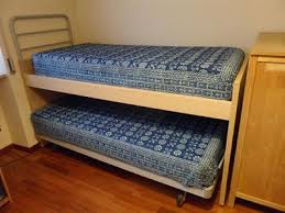 1 letto matrimoniale cm.175x210 h.130/95 1 armadio cm.160x60 h.200 a 3 ante 2 comodini cm.60x35 h.60. Lombardia Letti Usati Camere Da Letto Usate Arredamento Camera Da Letto Letti Matrimoniali