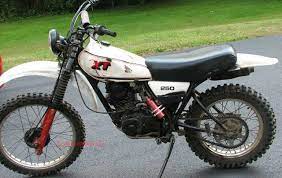 1981 Yamaha Xt250 White Yamaha Dual Sport Motorcycle Yamaha Dirt Bikes