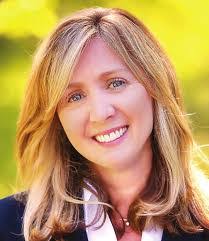 Sarah Brush's Instagram, Twitter & Facebook