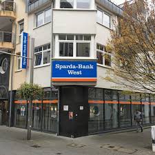 Cookies sind hilfreiche datenpakete, die es uns als anbieter erleichtern, ihnen eine optimal bedienbare webseite anzubieten. Sparda Bank West Schliesst 43 Filialen Und Baut Stellen Ab Ikz Online De