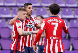 بدأ نادي مانشستر يونايتد الإنجليزي محادثاته مع نظيره أتلتيكو مدريد الإسباني فيما يتعلق بالحصول على خدمات اللاعب كيران تريبير. Ø³ÙˆØ§Ø±ÙŠØ² ÙŠÙ‚ÙˆØ¯ Ø£ØªÙ„ØªÙŠÙƒÙˆ Ù…Ø¯Ø±ÙŠØ¯ Ù„Ù‚Ù„Ø¨ Ø§Ù„Ø·Ø§ÙˆÙ„Ø© Ø¹Ù„Ù‰ Ø¨Ù„Ø¯ Ø§Ù„ÙˆÙ„ÙŠØ¯ ÙˆØ§Ù„ØªØªÙˆÙŠØ¬ Ø¨Ø§Ù„Ø¯ÙˆØ±ÙŠ Ø§Ù„Ø¥Ø³Ø¨Ø§Ù†ÙŠ Ø¨Ø·ÙˆÙ„Ø§Øª