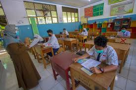 Hari ini merupakan hari yang amat sesuai untuk kita mengadakan sambutan bagi mengenang dan menghargai jasa guru.oleh itu marilah kita menghargai jasa guru. Contoh Ucapan Selamat Hari Guru Nasional 25 November Malang Terkini