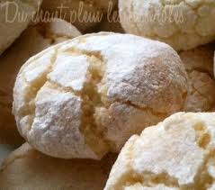 Recette De Macarons Croquants Dehors Moelleux Dedans Recette Recette Macaron Macaron Biscuits