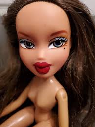 VTG Bratz Yasmin Doll 2001 MGA W/ Black Boots