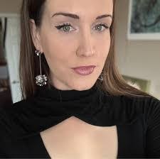 Lanie Carter's Instagram, Twitter & Facebook