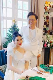 Lý nhã kỳ là một trong những người đẹp quyền lực trong showbiz. Ly Nha Ká»³ Len Xe Hoa Vá»›i Mc Giau Nháº¥t Viá»‡t Nam Sau Chia Tay Báº¡n Trai 9 NÄƒm