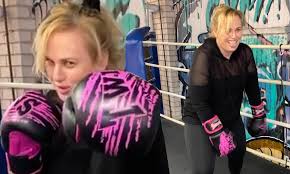 The pitch perfect star says she's almost to her goal rebel wilson revealed on instagram that she's nearly to her goal weight of 165 pounds after jumpstarting a health journey this year. Rebel Wilson Shows Off Slim Figure While Boxing At The Gym After Losing 18kg Daily Mail Online