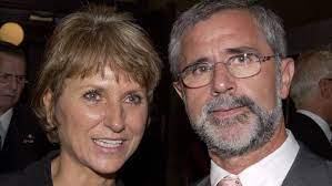Nov 02, 2020 · vor dem 75. Fussballlegende Gerd Muller Wird 75 Ehefrau Uschi Spricht Uber Seine Demenz