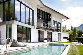 Mit freundlicher unterstützung des ehemaligen café kreutzkamm am tegernsee. Zu Hause Bei Claudia Horstmann Am Tegernsee Westwing Magazin Style At Home Haus Tegernsee