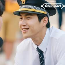 Start-up" actor Kim Seon Ho wearing a police officer uniform. 👮‍♂💙  #CatchTheGhost #StartUp #StartUpEP10