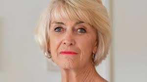 Lorrie Hicks's Instagram, Twitter & Facebook