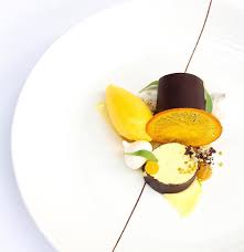 Un Autre Fruit De La Passion Soigne Gastroart Gourmetartistry Theartofplating Fourmagazine Dessertporn Tastefullyartistic Thức ăn Trang Miệng