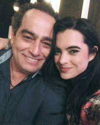 Scarlet Gruber presume a su famosa mamá en foto; asombra por cómo luce