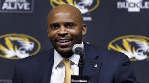 Report: MU adds Oakland's Cornell Mann, UMKC's Chris Hollender to  basketball staff