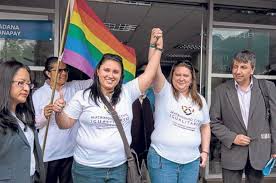 Miles de católicos y evangélicos protestan en ecuador contra el matrimonio igualitario. La Corte Constitucional De Ecuador Aprueba El Matrimonio Igualitario