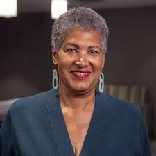 The fellows got to welcome John Jay alumna Savannah Anne Carman back to  Fairview Manor for dinner and seminar discussion. Thanks, Savannah Anne,  for embodying the ideals of the John Jay Institute