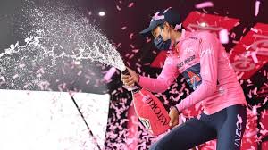 En esta edición 102 del giro de italia la organización repartió premios al ganador de etapa, mejor equipo de la jornada, ganadores de las llevar la maglia de líder aseguraba un premio de 1.000 euros por día. X Gfuyp6jln1gm