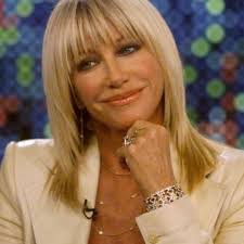 Lori Moreno's Instagram, Twitter & Facebook