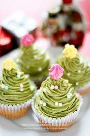 Christmas Tree Cupcakes That Don T Involve Awkwardly Affixing An Ice Cream Cone To Your Cupcake Christmas Baking Christmas Sweets Christmas Cupcakes