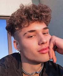 For years, men have snubbed their nose at the curtain haircut. 32 Curtains And Eboy Haircut Combinations You Should Try In 2021
