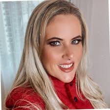 Taylor Borges's Instagram, Twitter & Facebook