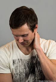 Har prøvd å holde for nesa og blåse, men da kommer det luft gjennom øynene (!!?) men da jeg våknet i dag var jeg hoven under høyre øret og nedover kjeven og halsen, og det er veldig ømt og vondt! Nakkesvimmelhet Cervicogen Svimmelhet Helsegruppen Nemus