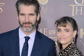 She is the daughter of penny (levy), a social worker, and charles peet, a lawyer, and has an older sister. Amanda Peet Says Game Of Thrones Isn T Misogynistic And She Would Know Since She S Married To One Of Its Showrunners