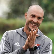 De todo corazón, la mejor de las suertes para el rey David 👑🏆❤️💙 Siempre  tendrás las puertas abiertas en tu equipo. Únete al grupo ES MUY BONITO ES  MUY HERMOSO SER UN