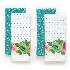 A Delicate Heirloom Floral The Pioneer Woman Vintage Bloom Kitchen Towel Set Is A Lively Pioneer Woman Kitchen Pioneer Woman Kitchen Decor Kitchen Towel Set