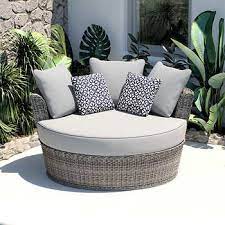 The bedford outdoor canopy daybed comes standard with removable, machine washable cushions. Rhonda Daybed Costco