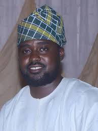 INCASE YOU DIDN'T KNOW Odopetu Falade of blessed and glorious memory was  the only Odopetu in Akure history who served as Odopetu with FIVE different  reigned Dejis. Late Crowned Senior High Chief