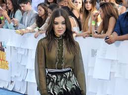 Hailee Steinfeld Shower Scene - 9 Reasons Why You Wont Be Able to Ignore Hailee  Steinfeld