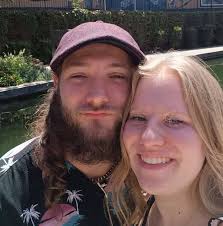 When making a mead with vanilla do you guys use vanilla beans or vanilla  extract? Pros and cons of each?