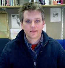 Living with Koryak Traditions: Playing with Culture in Siberia: King,  Alexander D.: 9780803235090: Amazon.com: Books