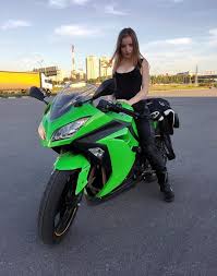 Cewe cantik naik ninja 250cc part3. Rider Wanita Cantik Dan Seksi Dari Seluruh Dunia