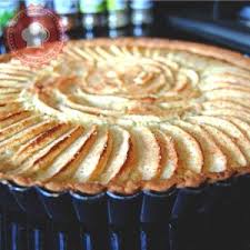 Tarte Amandine Pommes Cannelle De Cyril Lignac En 2020 Recette Tarte Amandine Recette Tarte Aux Pommes Tarte Amandine Aux Pommes